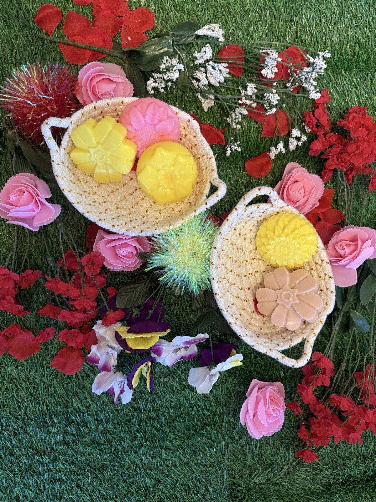 Packet of 3 Multicolor Floral Disc Assorted Soap Set for Body and Hands.