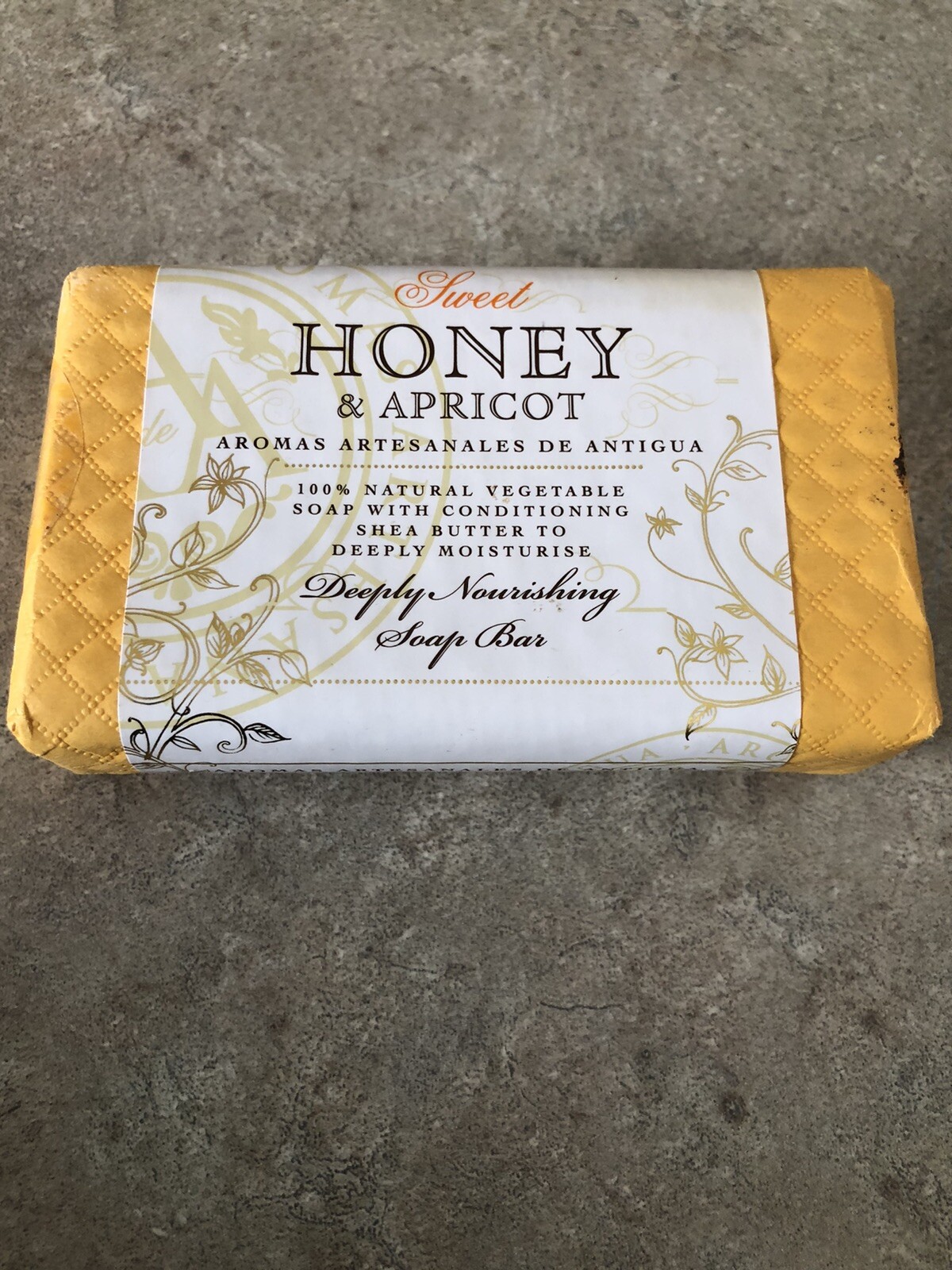 Aromas Artesanales De Antigua Honey & Apricot Bar Soap 7 oz NEW! Sealed!