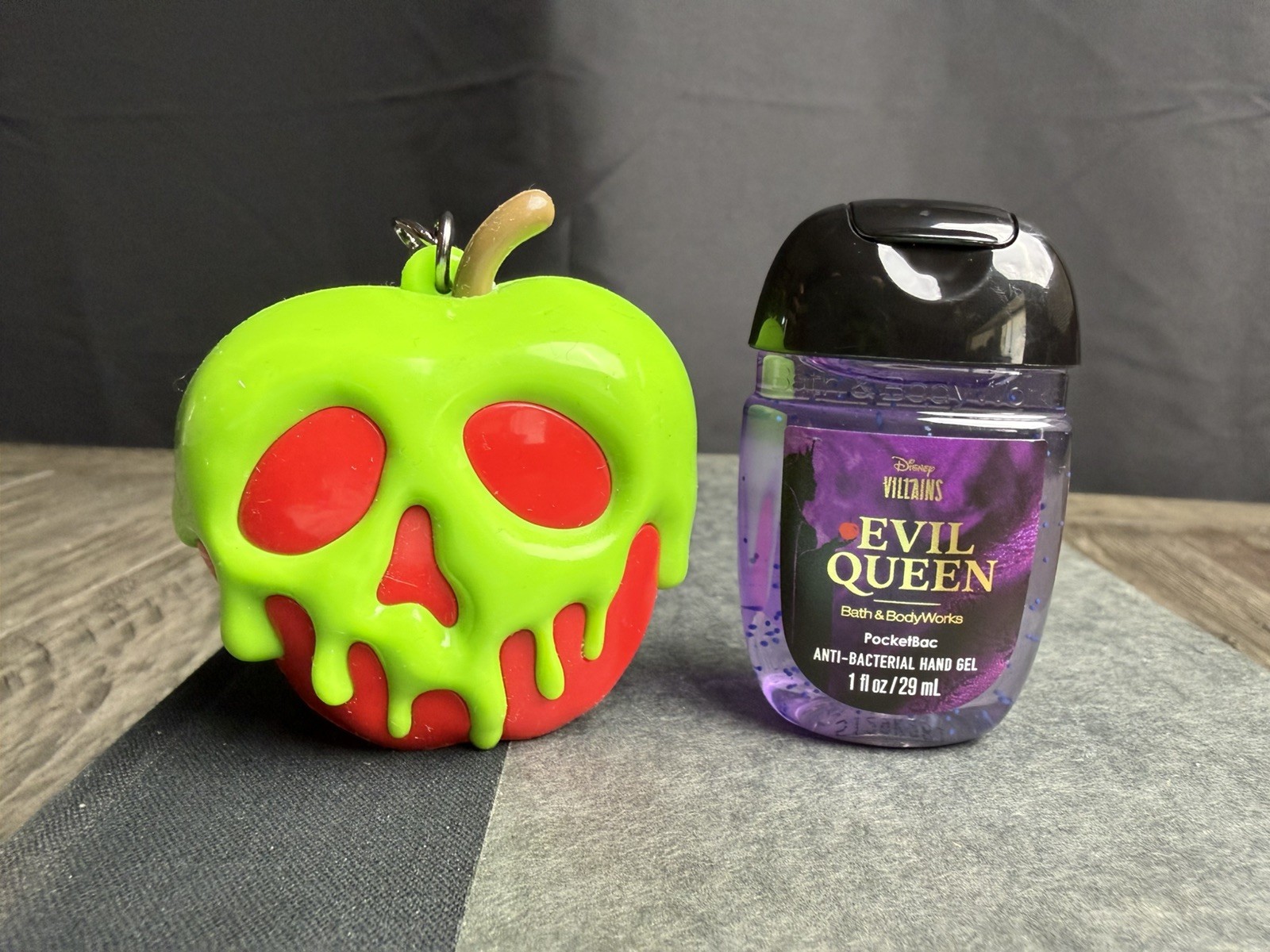 Bath & Body Works Disney Villains Evil Queen Poison Apple Pocketbac & Sanitizer