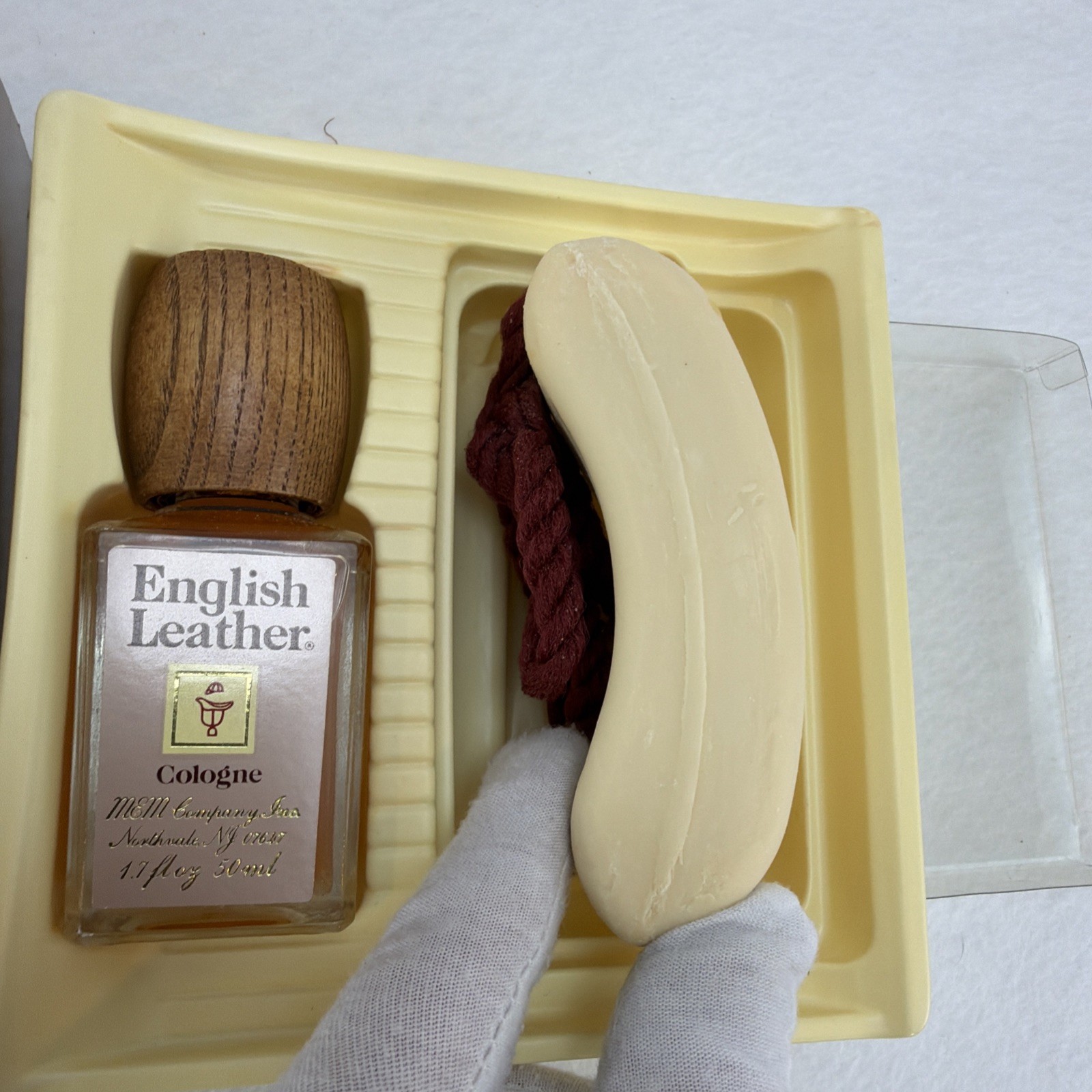 English Leather Gift Set Soap on a Rope & Cologne New In Box 6oz Soap 1.7oz