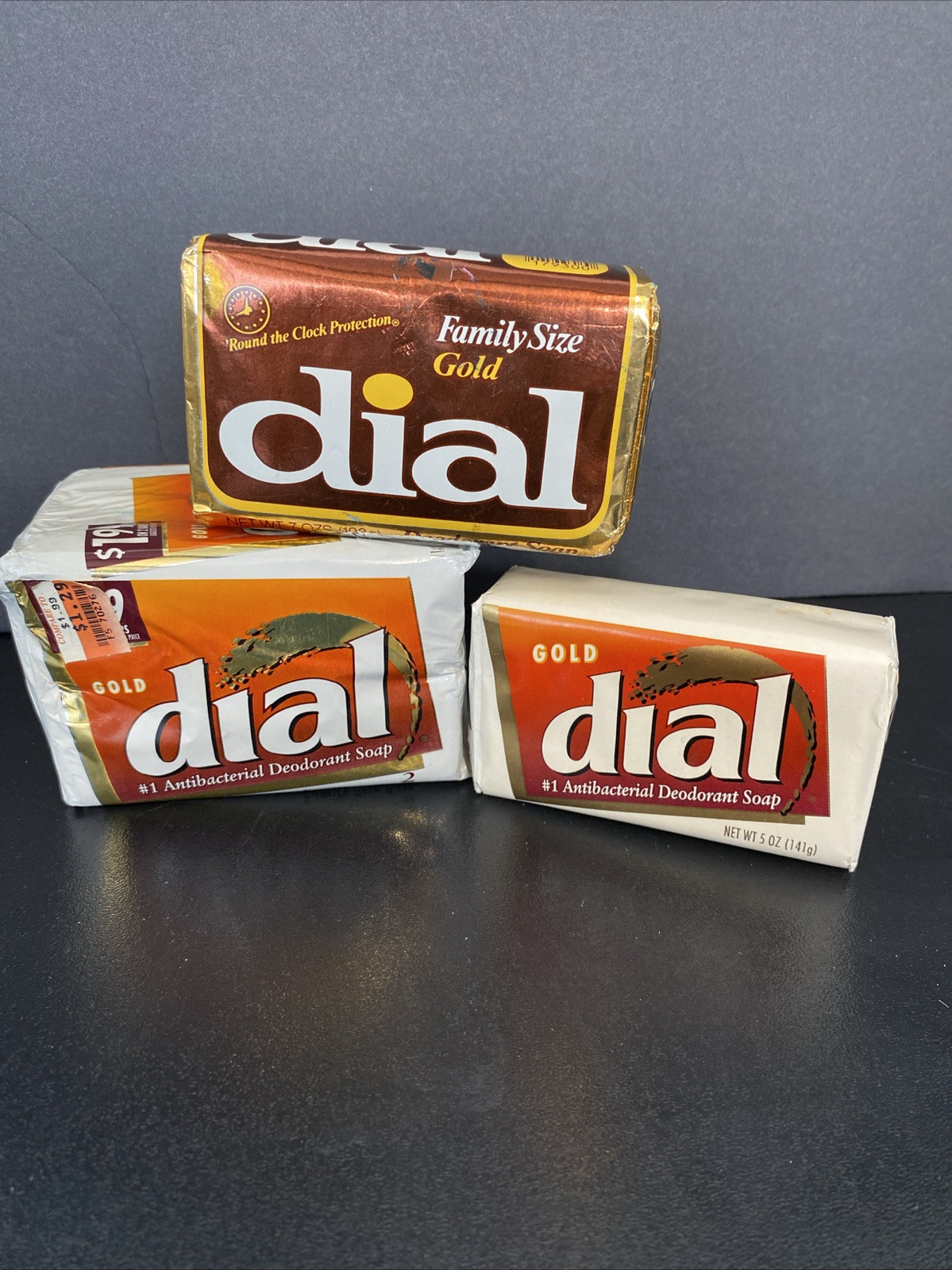 LOT OF 4 VINTAGE DIAL DEODORANT SOAP BATH & BEAUTY BARS GOLD SEALED NEW