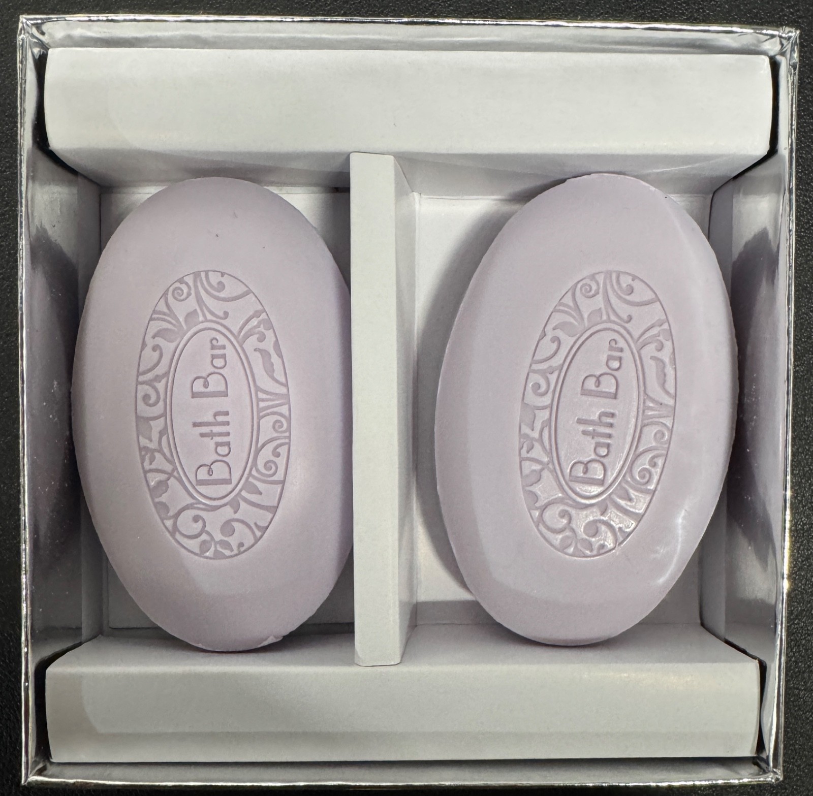 Sugar Plum Set Of Two Luxurious Soaps Total Net Wt 5.2 Oz. Open Box. (Z12)