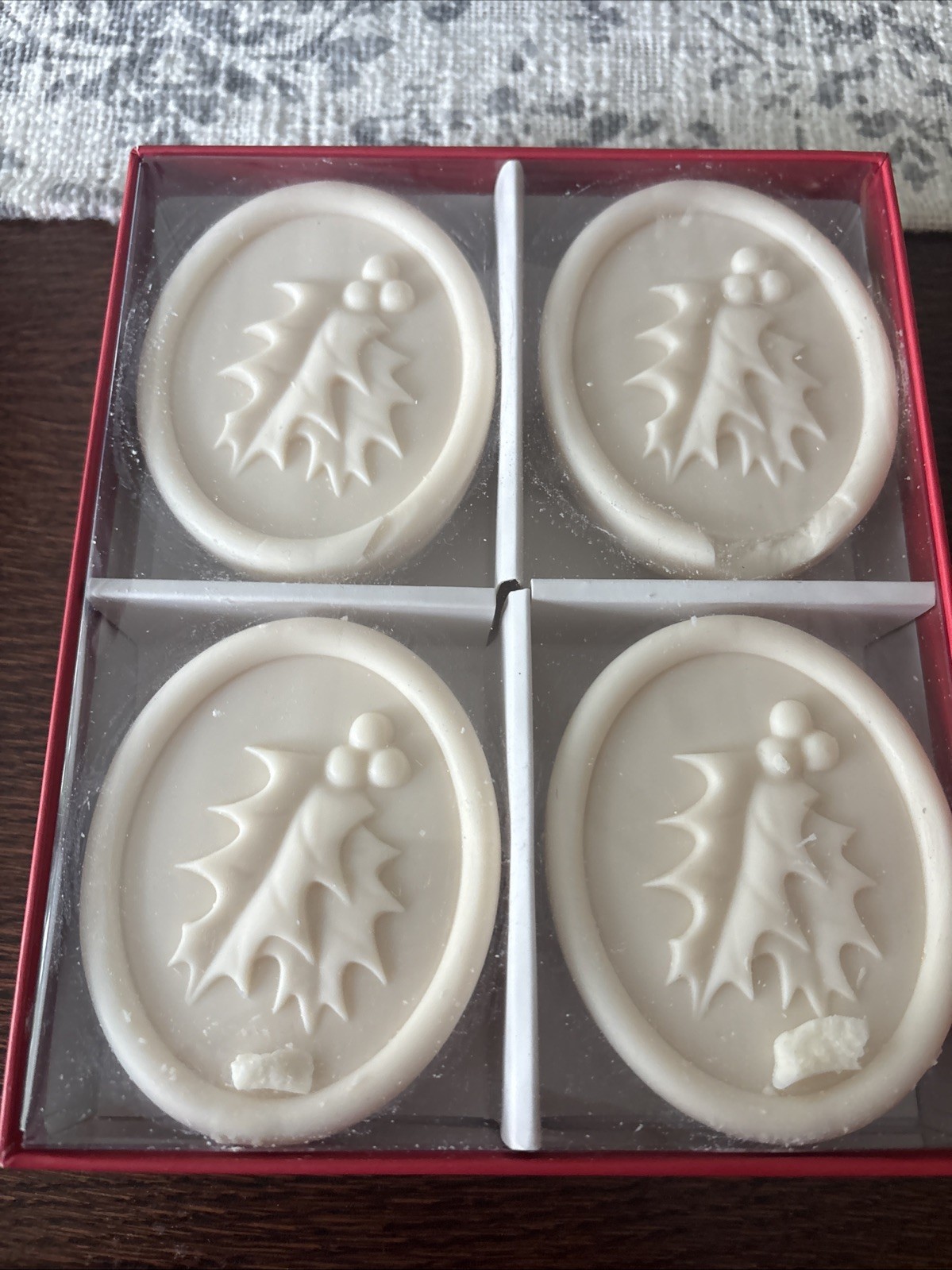 Soap Holiday Holly Leaf Season’s Greetings 4 X 5 Oz Soaps