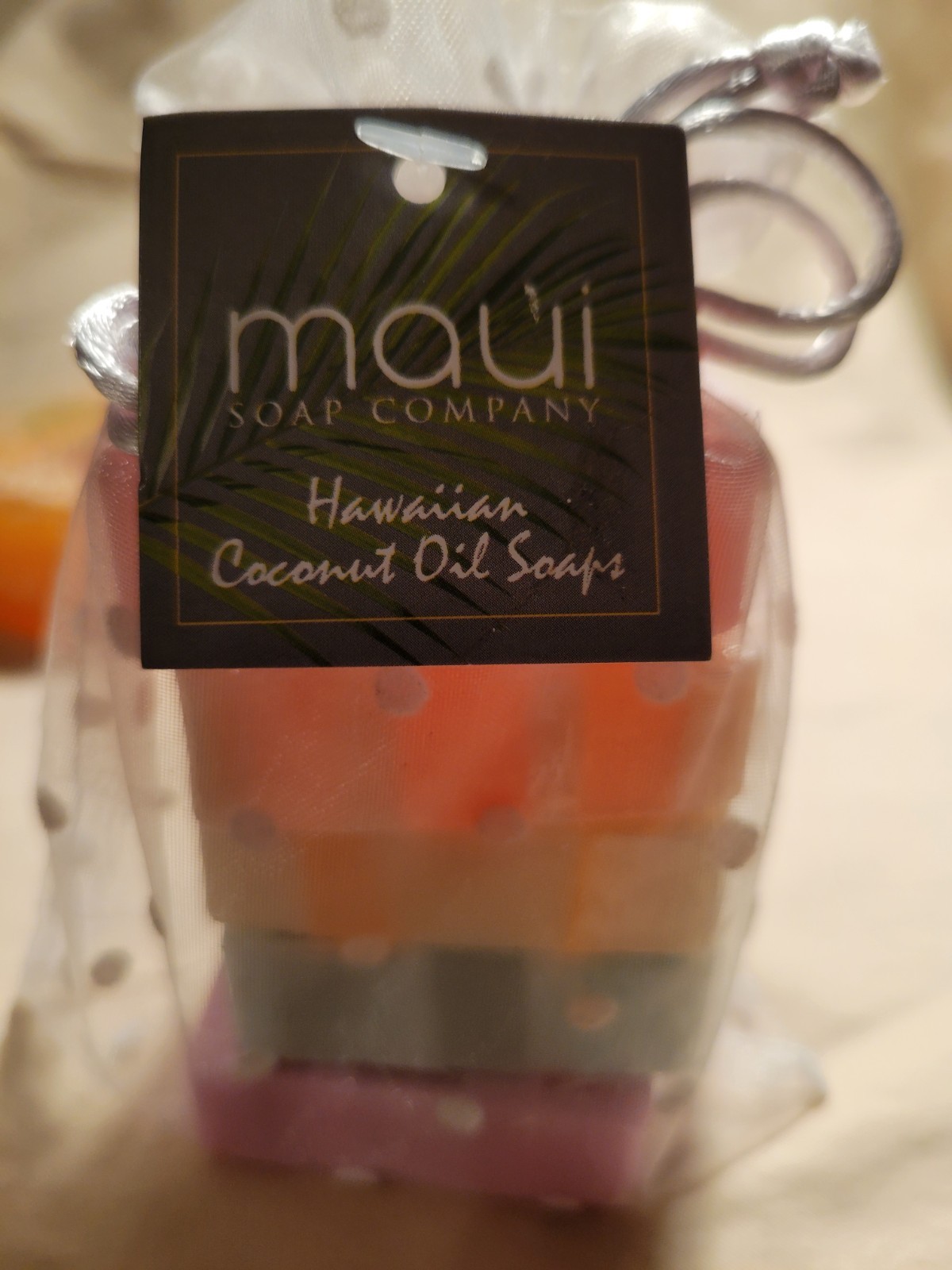 LOT 2 Maui Soap Company Hawaiian Coconut Oil Soap 5 pk Set + Mango Loofah Bar
