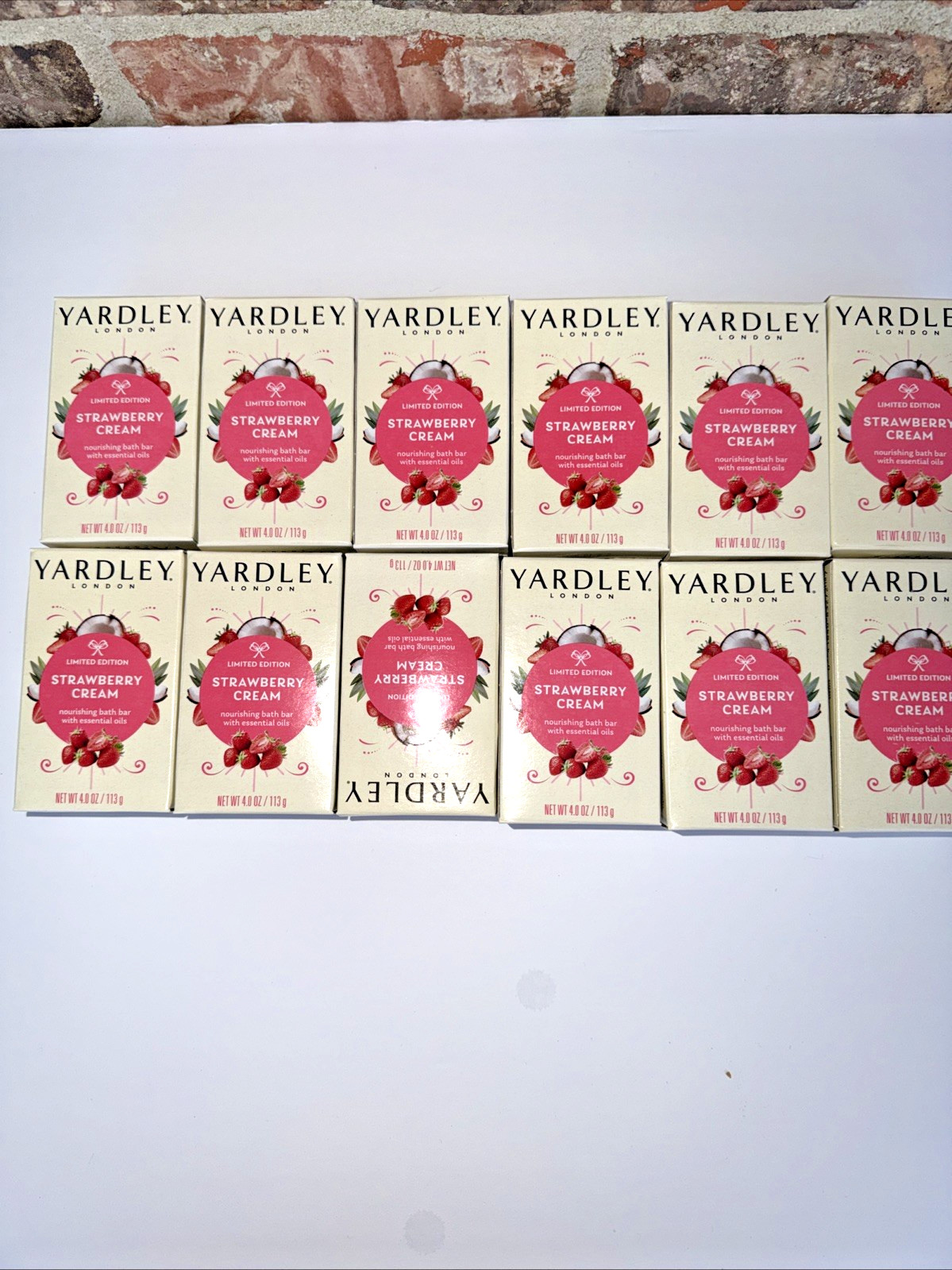 (12) Yardley London Limited Edition STRAWBERRY CREAM Bath Bar 4.0 lIMITED EDITIO