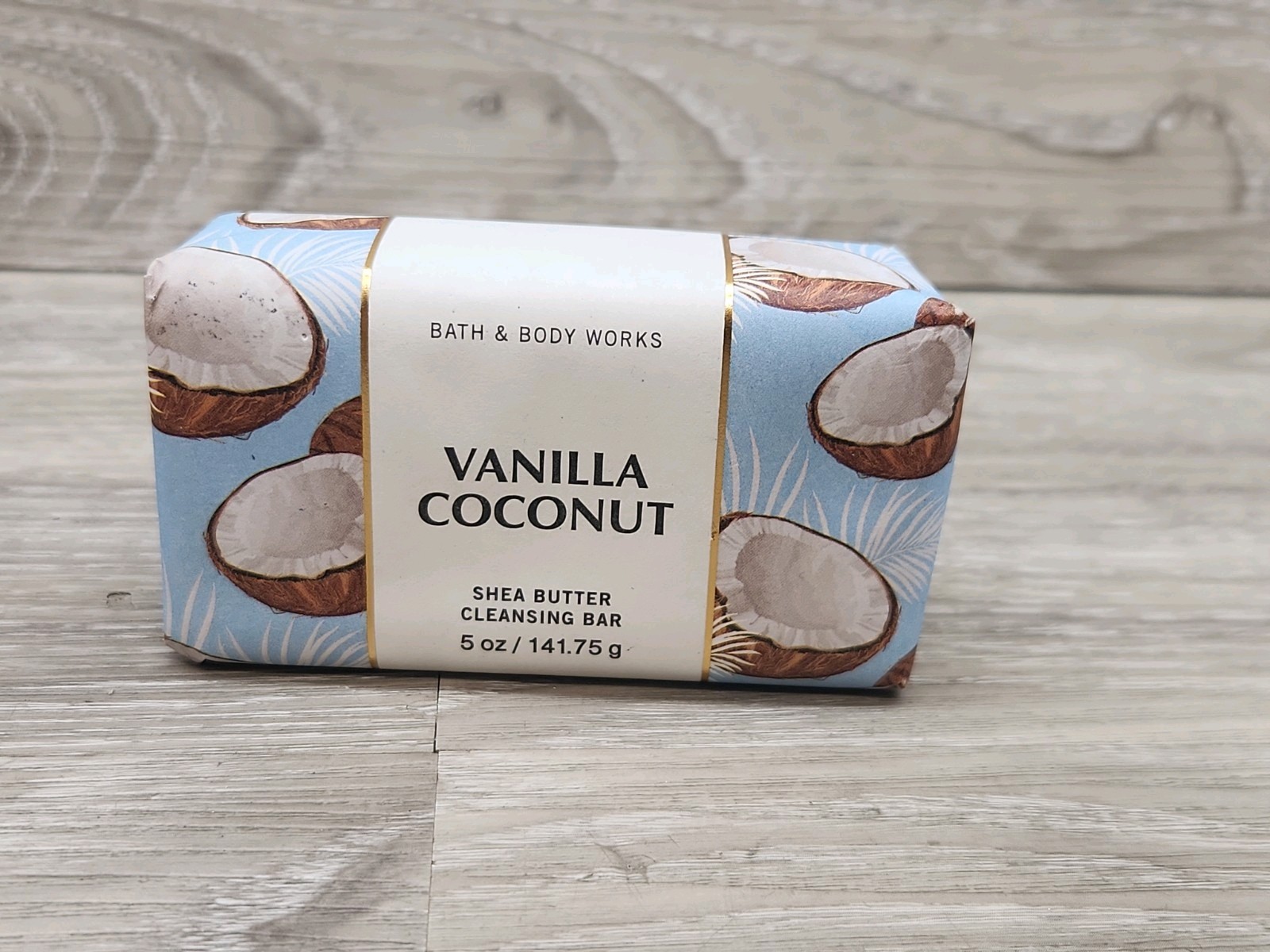 Vanilla Coconut Cleansing Bar 5 oz – Bath & Body Works ( 1 Bar As Shown)