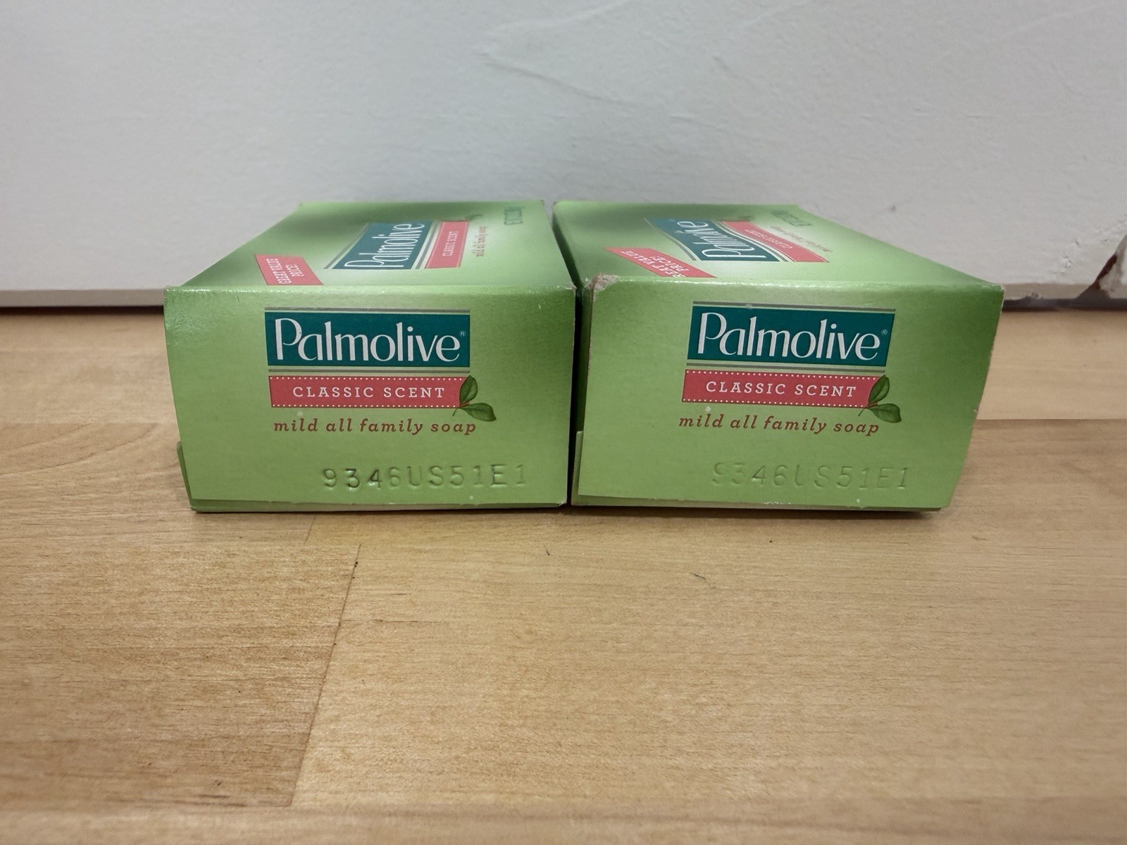 Palmolive Classic Scent Bar Soap New 3.2oz Lot of 2