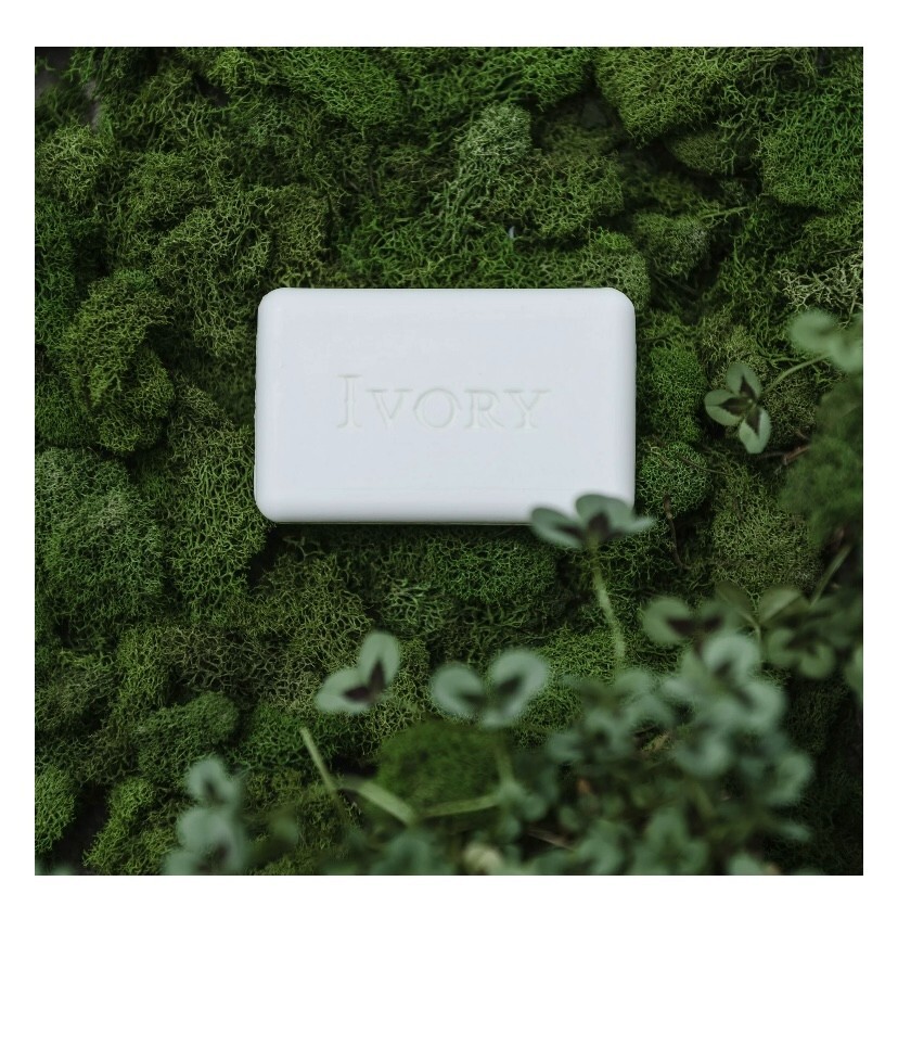 Ivory Bar Soap, soothing notes of Aloe, for All Skin Types, 12 Count, 3.17 oz