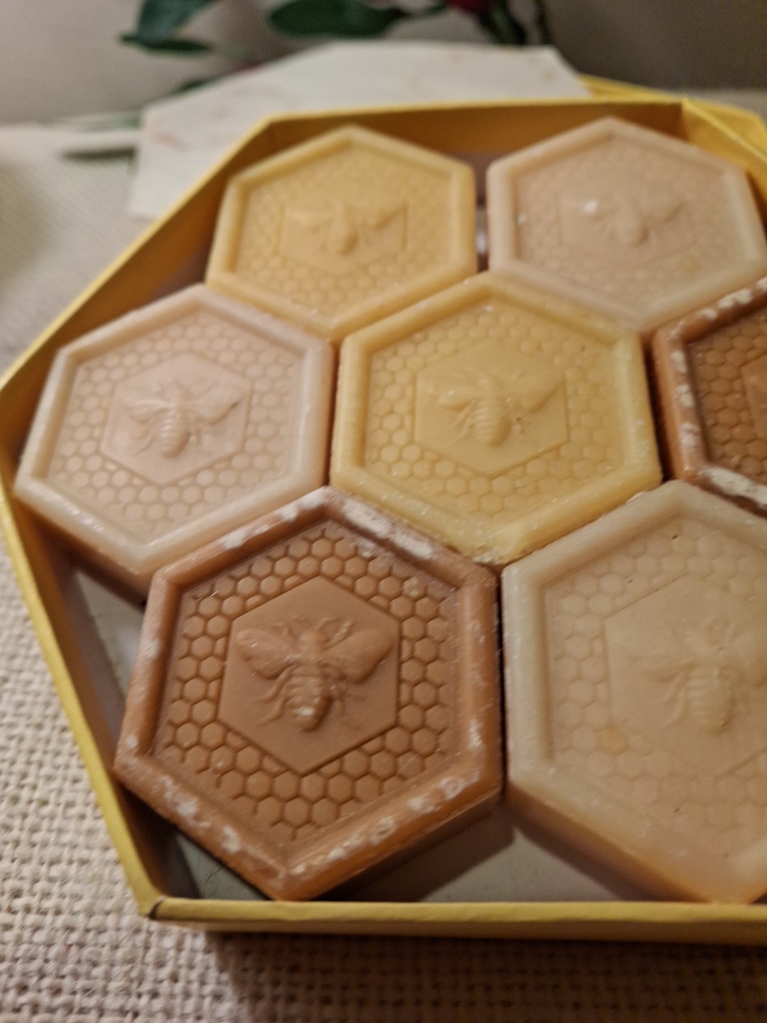 Pre de Provence 7 Small Assorted Honey Soaps Lavande Miel Made in France