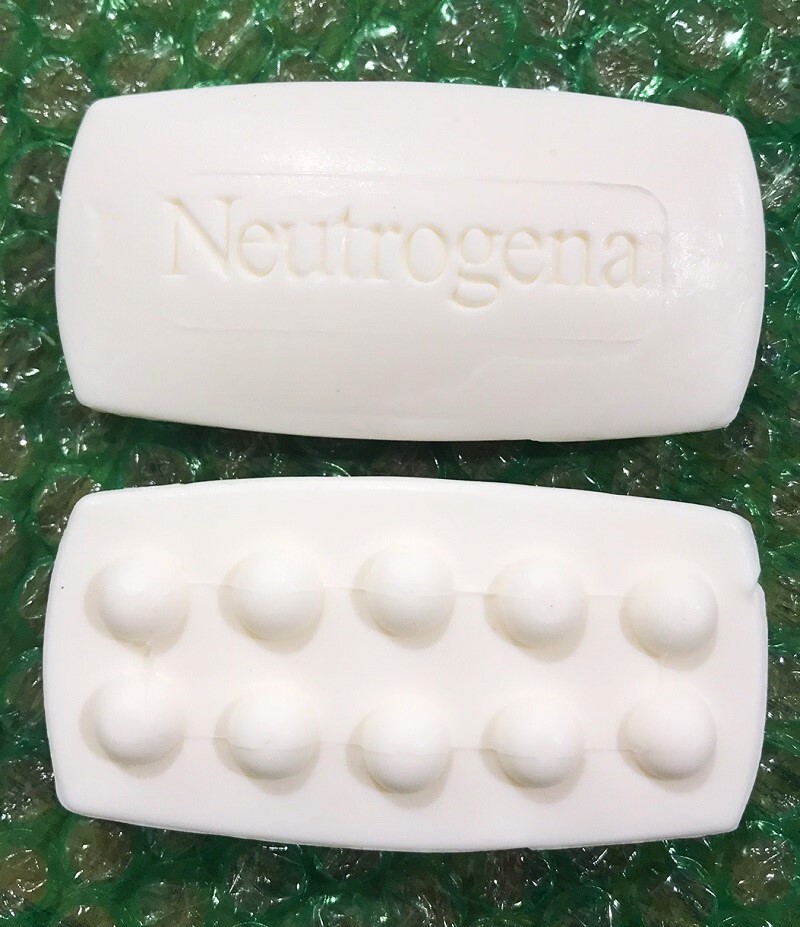2-Pk Neutrogena French Milled Fine Moisturizing Clean Textured Bath Soap NEW
