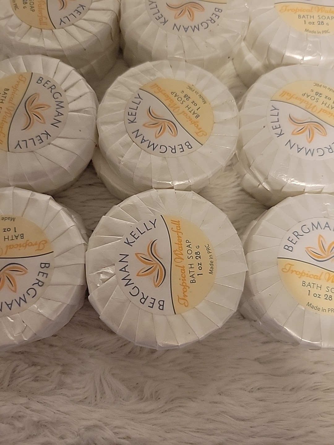 Bergman Kelly 1 oz Tropical Waterfall Guest Soap Bars 40 Ct. Free Ship!