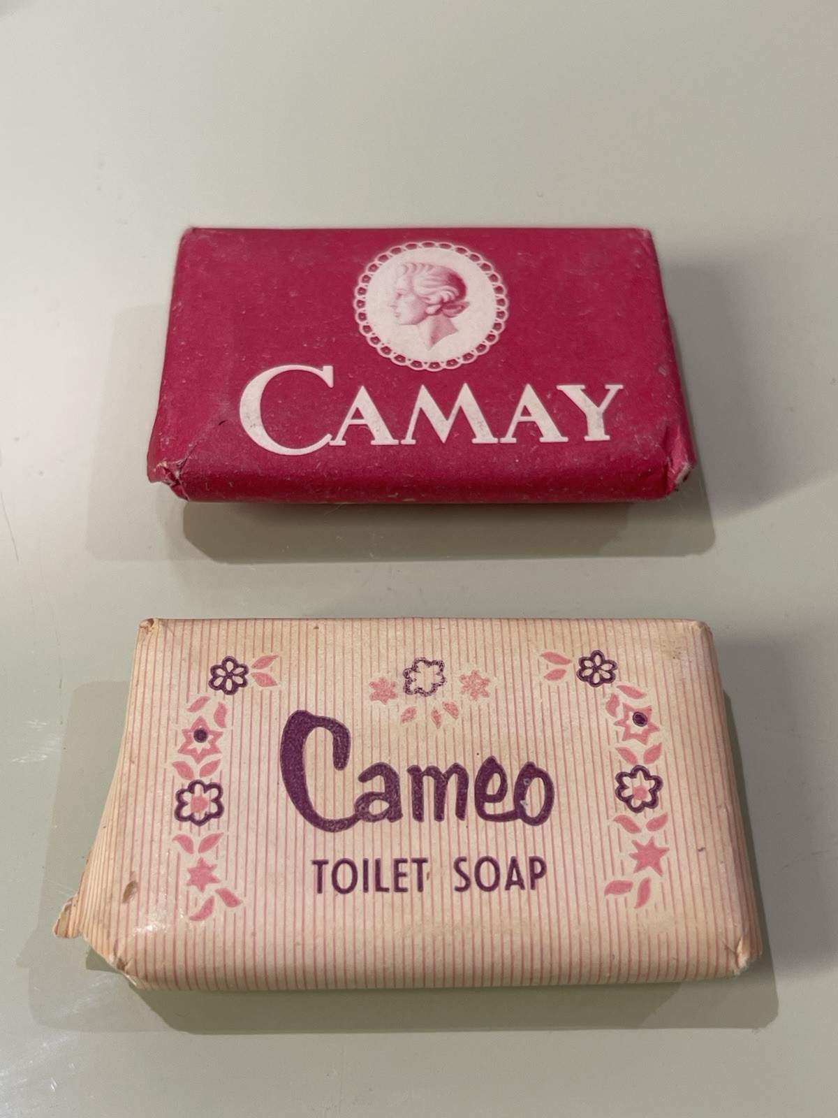 LOT OF 11 Small Travel SOAPS Lifebuoy CAMAY Holiday Inn AMERICAN Sheraton CAMEO