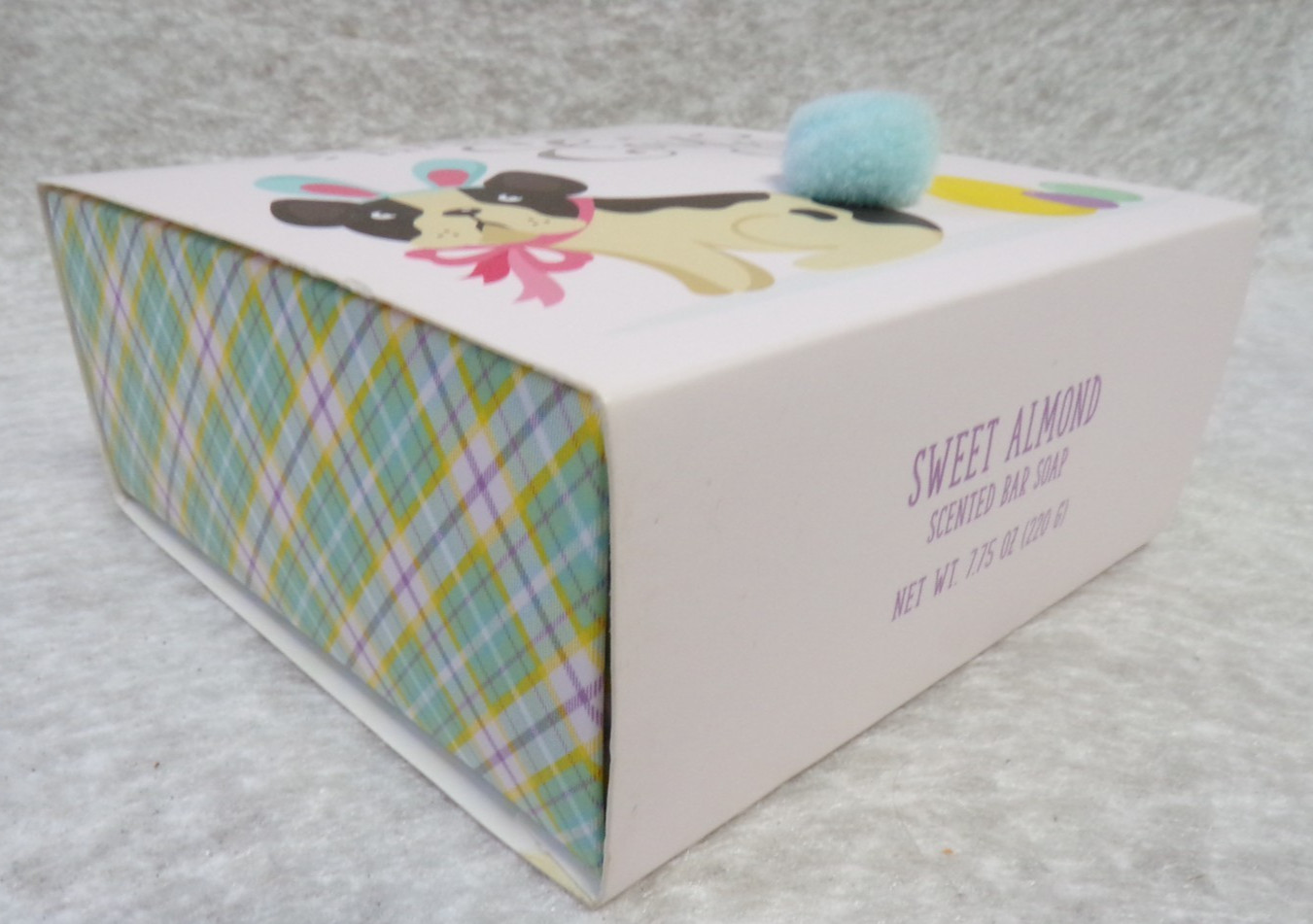 HAPPY EASTER NEW UNUSED SCENTED SWEET ALMOND BAR SOAP 7.75oz. IN OPENED BOX