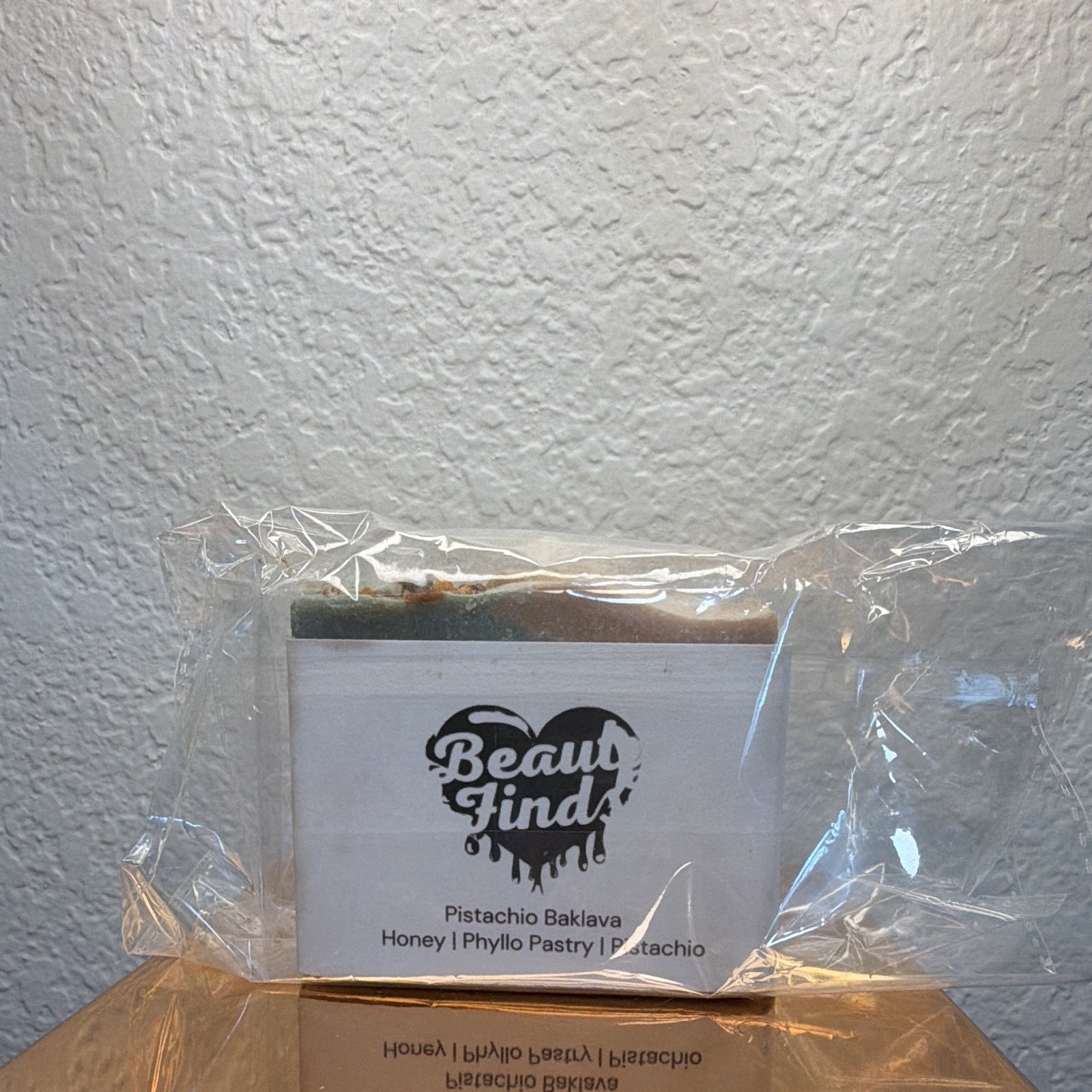 Beautyfinds Pistachio Baklava Artisan Handmade Body Soap Bar Paraben-Free 4.5 oz