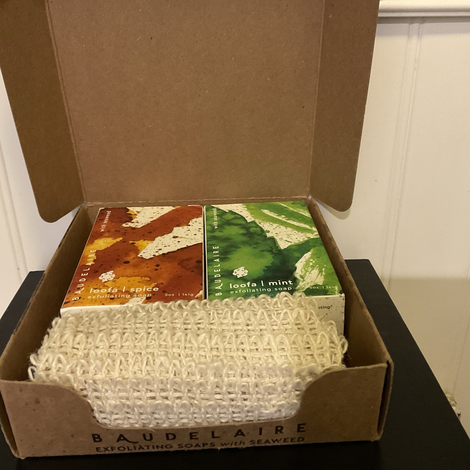 BAUDELAIRE Exfoliating SPICE + MINT Loofa Bar Soaps (1 Ea)+ Loofa Wash Cloth SET