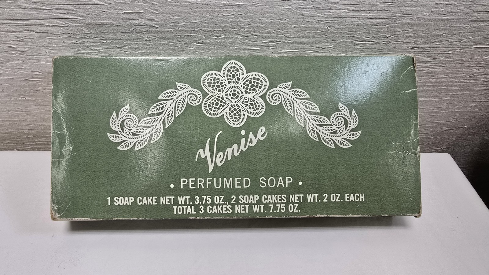 Vintage Venise Perfumed Soap Boxed Set 3 Shaped Bars 7.75 oz Total
