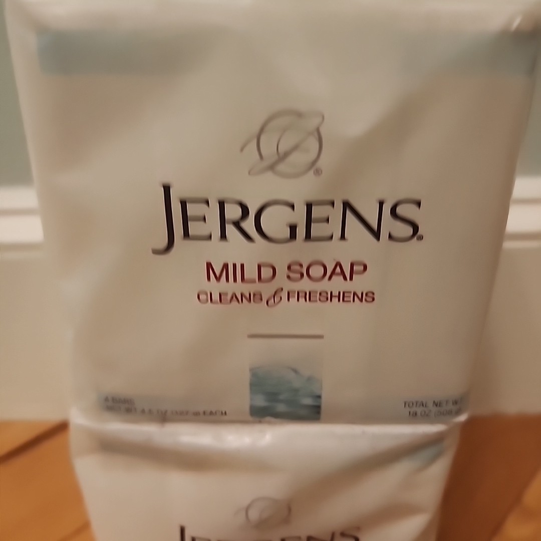 Jergens Mild Soap Bar Two Pack Cleans & Freshens 8 Bars in Total