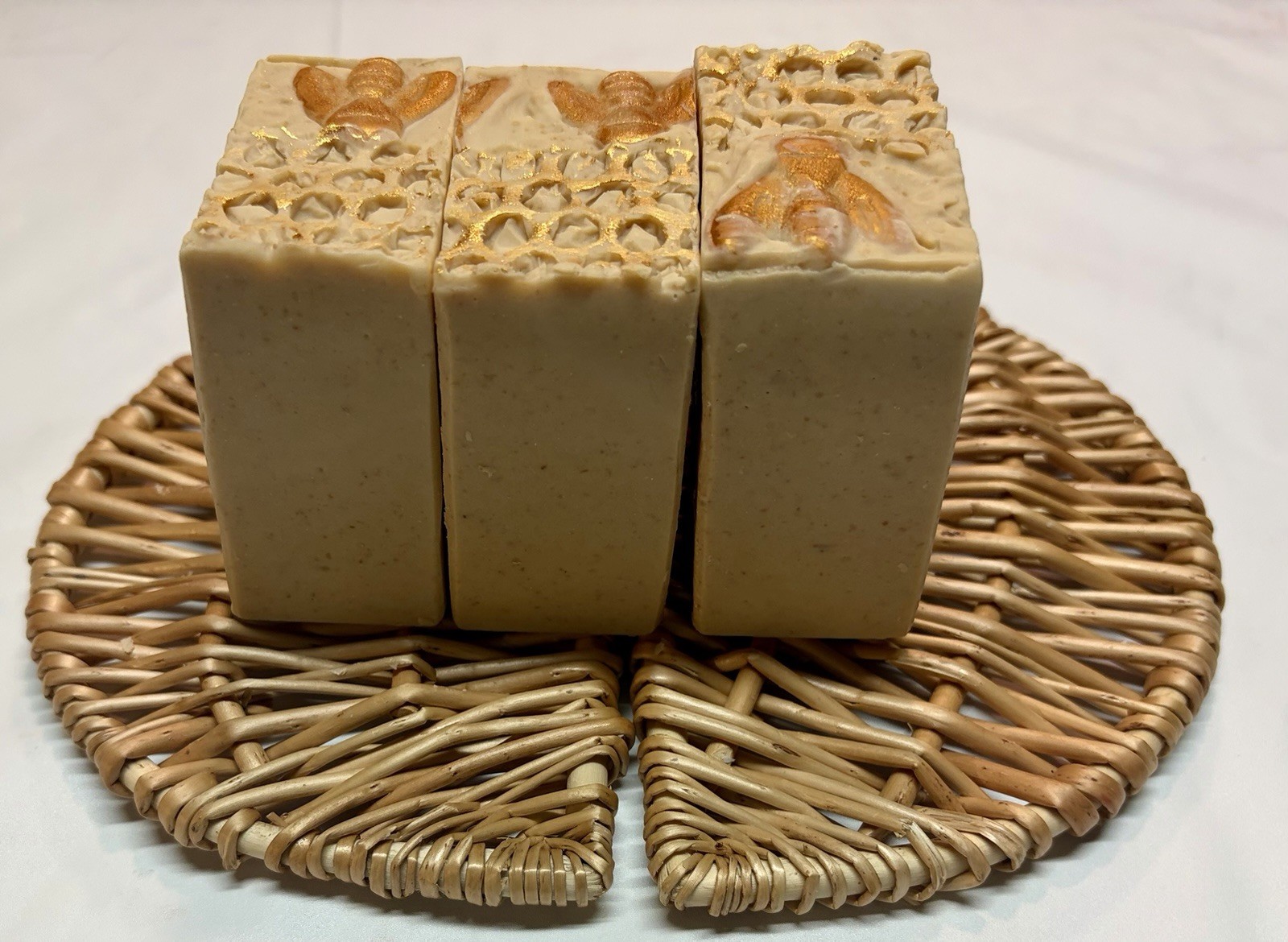 Handmade soap Goat’s milk with oats and honey Natural 5–6 oz