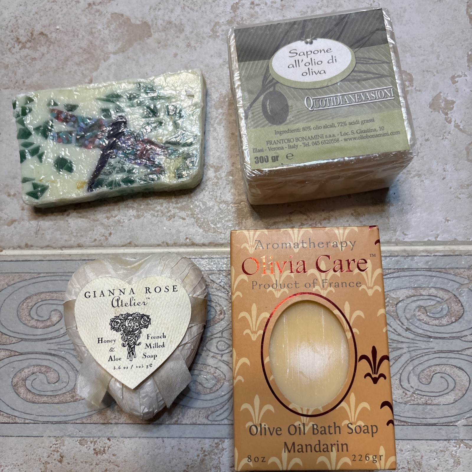 Lot of 4 Sealed Unused Luxury Bar Soaps Honey And Aloe ,olive Oil / Mandarin